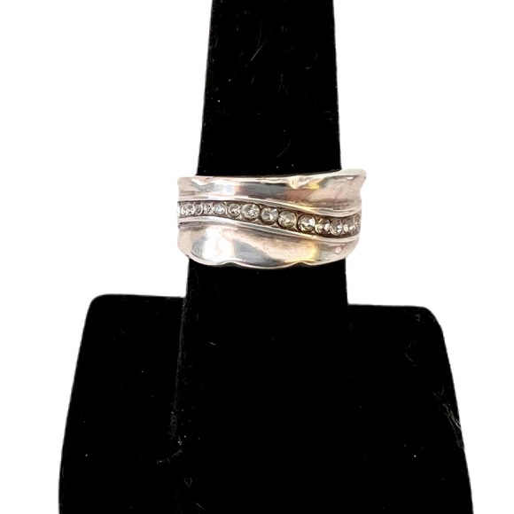 Brighton detail ting with wave pattern.  Silver plated with intertwined crystals - Picture 1 of 7